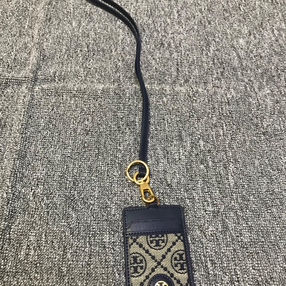 Tory Burch Emerson Lanyard - Picture 4 of 5